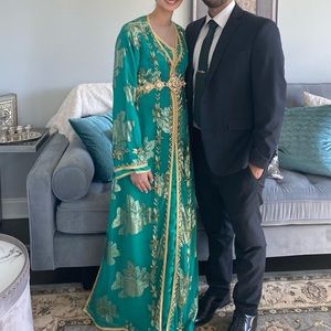 green kaftan, WORN ONCE, amazing condition